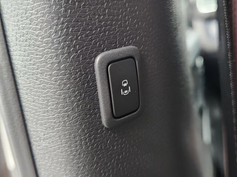 New 2025 Volkswagen ID. Buzz Pro S image 12