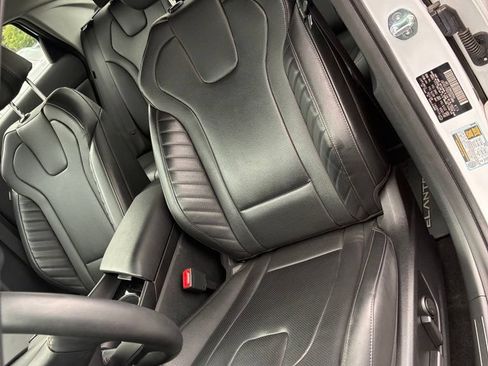 Used 2025 Hyundai Elantra Limited FWD image 17