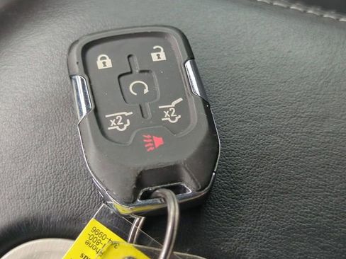 Used 2016 GMC Yukon Denali RWD image 34