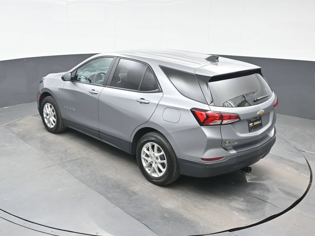 Used 2023 Chevrolet Equinox LS FWD image 28