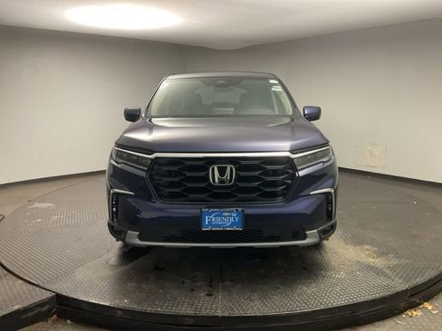 New 2025 Honda Pilot EX-L image 2