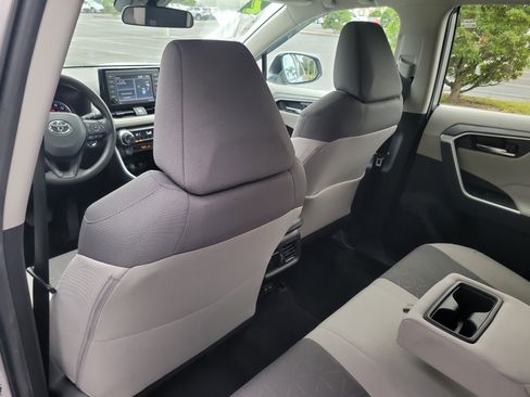 Used 2022 Toyota RAV4 XLE image 14