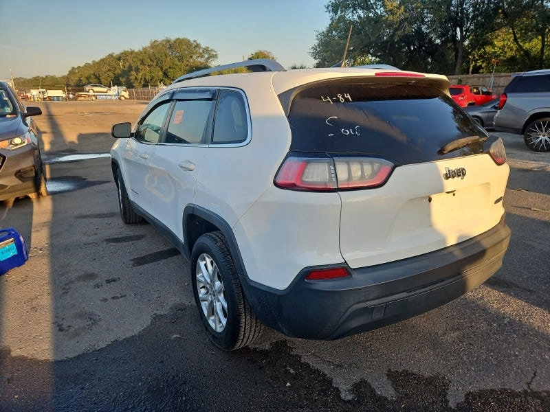 Used 2019 Jeep Cherokee Latitude Plus FWD image 3