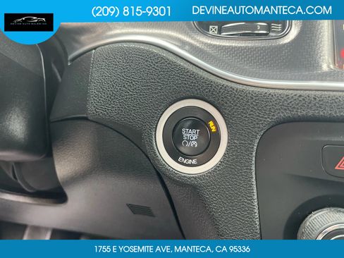 Used 2014 Dodge Charger SXT image 24