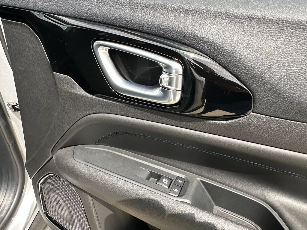 New 2026 Jeep Compass Latitude AWD/4WD image 17