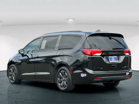 Used 2019 Chrysler Pacifica Limited w/ Advanced Safetytec Group FWD image 4