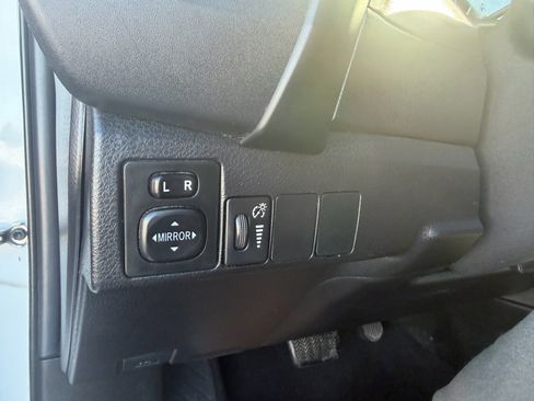 Used 2018 Toyota Corolla L image 13