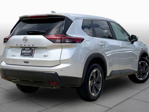 Used 2024 Nissan Rogue SV FWD image 13