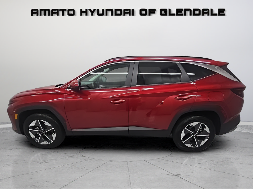 Certified 2025 Hyundai Tucson SEL AWD/4WD image 2