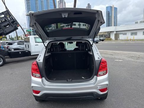 Used 2021 Chevrolet Trax LS w/ Tint and Cruise Package image 8