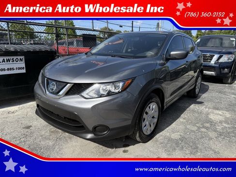Used 2019 Nissan Rogue Sport S image 1