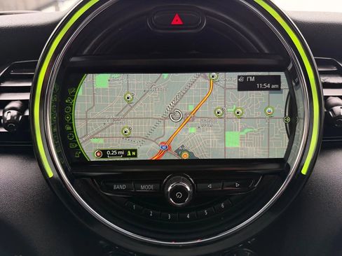 Used 2017 MINI Cooper S image 9