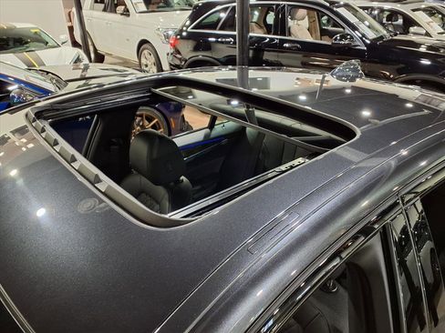 Used 2022 BMW 530i xDrive w/ M Sport Package image 7