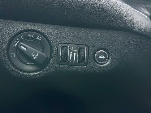 Used 2018 Dodge Challenger GT w/ GT Interior Package image 19