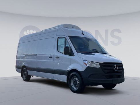 New 2025 Mercedes-Benz Sprinter 2500 image 13