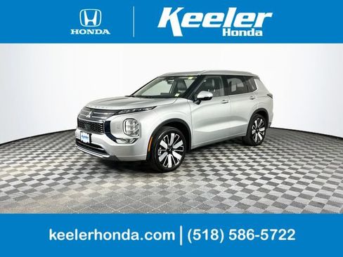 Used 2025 Mitsubishi Outlander SEL AWD/4WD image 1