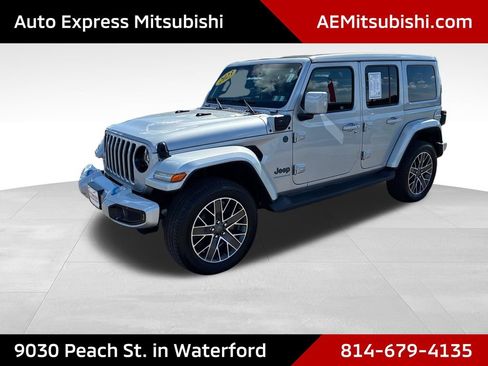 Used 2023 Jeep Wrangler Unlimited Sahara AWD/4WD image 3