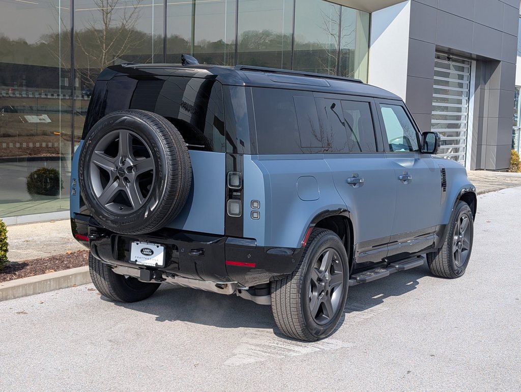 New 2026 Land Rover Defender 110 X-Dynamic SE AWD/4WD image 8