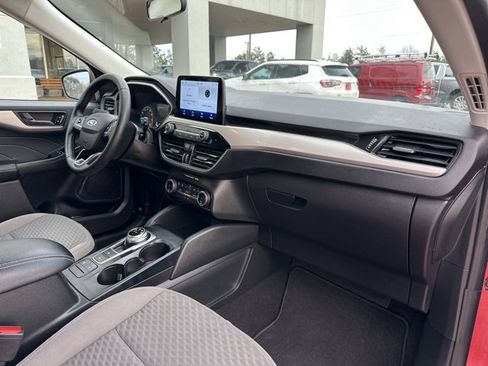 Used 2022 Ford Escape SE w/ SE Sport Appearance Package image 46