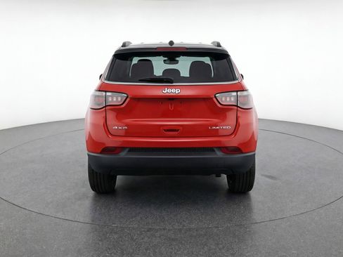 Used 2025 Jeep Compass Limited image 7