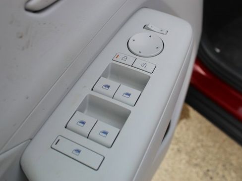 New 2026 Hyundai Kona SE image 9