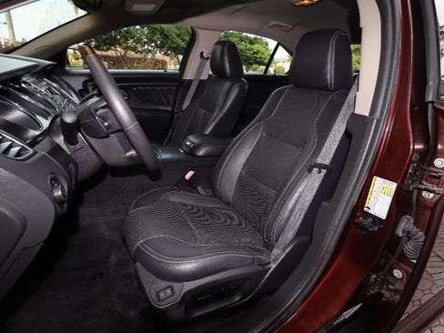 Used 2012 Ford Taurus Limited image 36