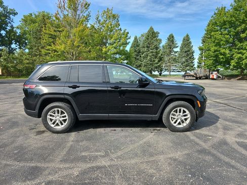 Used 2023 Jeep Grand Cherokee Laredo w/ Luxury Tech Group I AWD/4WD image 7
