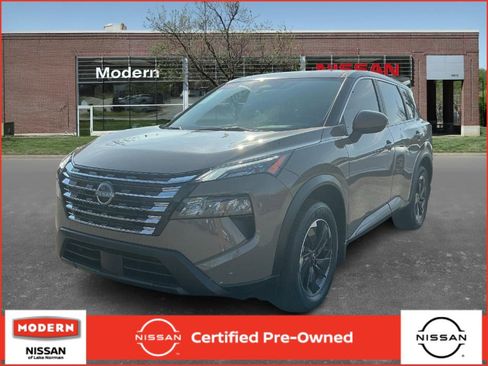 Certified 2024 Nissan Rogue SV image 1
