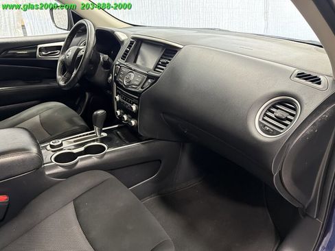 Used 2019 Nissan Pathfinder SV AWD/4WD image 5