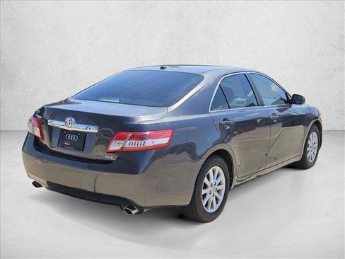 Used 2011 Toyota Camry XLE w/ XLE Extra-Value Pkg #1 FWD image 5