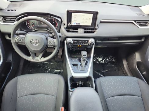 Used 2025 Toyota RAV4 XLE FWD image 16