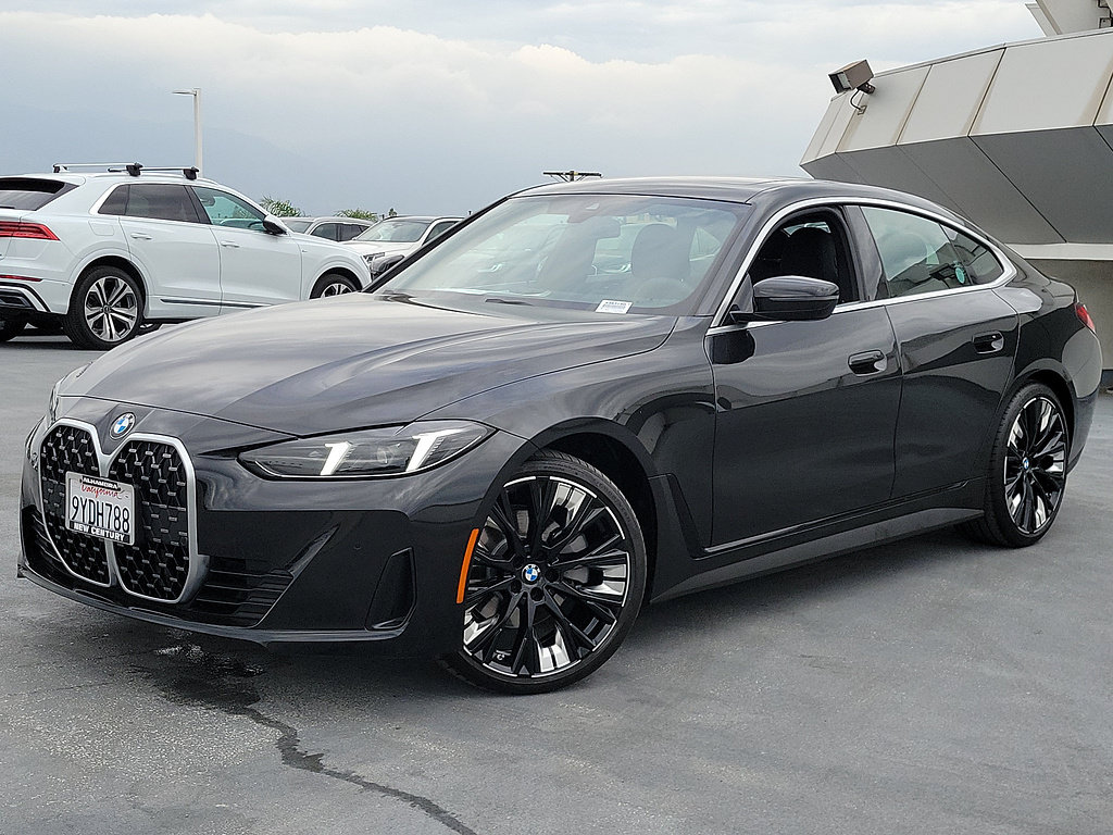 Used 2026 BMW 430i w/ Premium Package RWD image 1