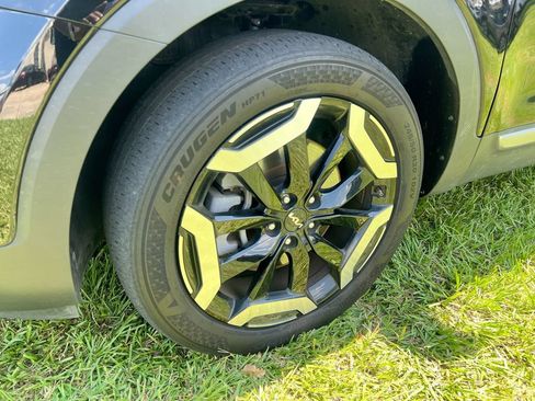 Used 2025 Kia Telluride S FWD image 18