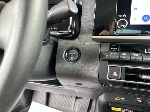 Used 2025 Toyota Camry LE FWD image 17