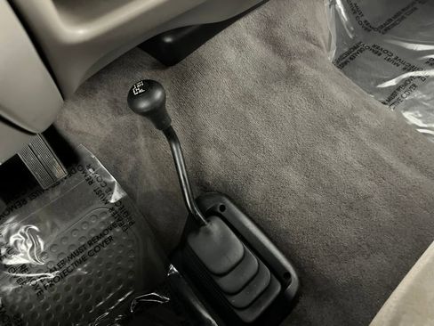 Used 2001 Ford F250 XLT image 26