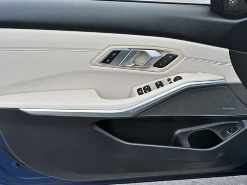 Used 2021 BMW 330i Sedan w/ Driving Assistance Package image 9