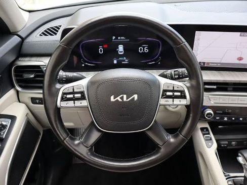Used 2023 Kia Telluride EX w/ EX Captain's Chair Package AWD/4WD image 21