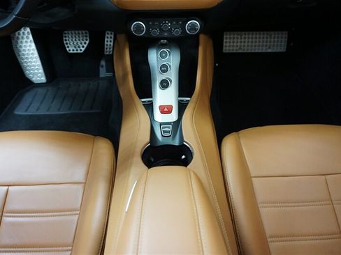 Used 2017 Ferrari California T RWD image 19