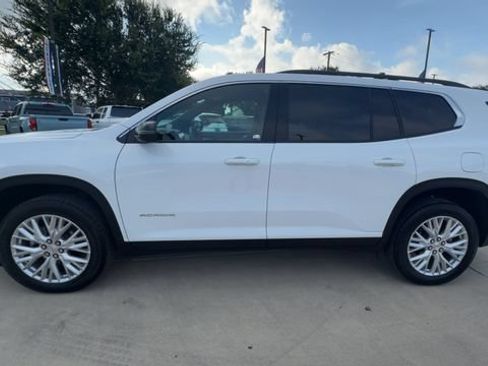 Certified 2026 GMC Acadia Elevation w/ Elevation Premium Package FWD image 5