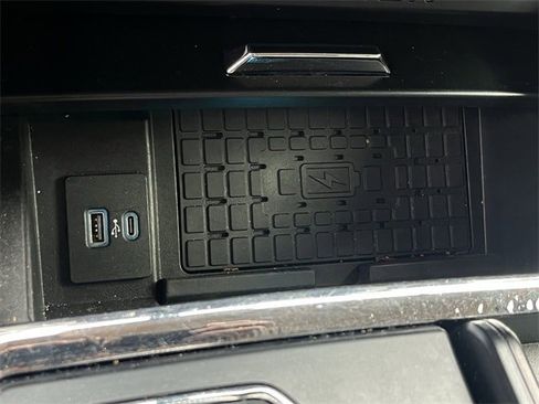 Used 2022 Ford Expedition XLT image 21