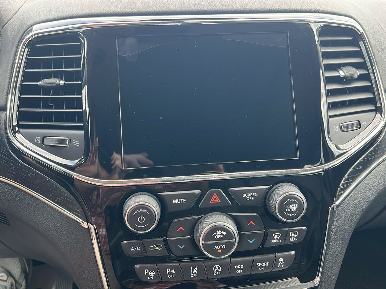 Used 2020 Jeep Grand Cherokee Summit AWD/4WD image 22