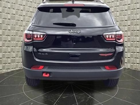 Certified 2022 Jeep Compass Trailhawk w/ Sun and Sound Group AWD/4WD image 5