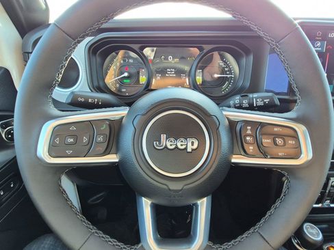 Certified 2025 Jeep Wrangler Unlimited Sahara AWD/4WD image 29