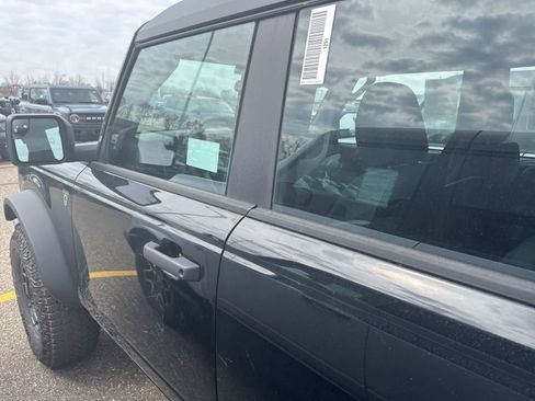 New 2026 Ford Bronco 4-Door w/ Sasquatch Package image 3