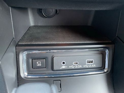 Used 2023 Subaru Ascent Limited w/ Technology Package image 16