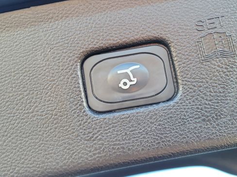 Used 2024 Ford Edge SEL w/ Convenience Package image 10