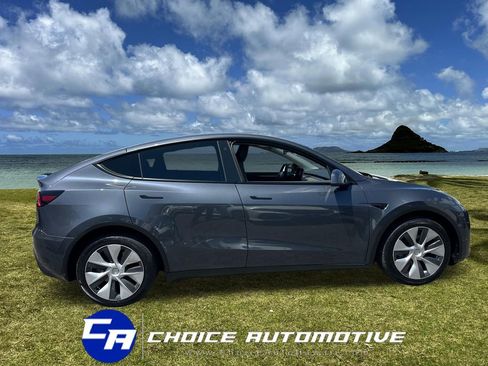 Used 2023 Tesla Model Y Long Range AWD/4WD image 9