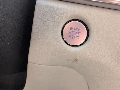 Certified 2025 Kia Sorento EX FWD image 17