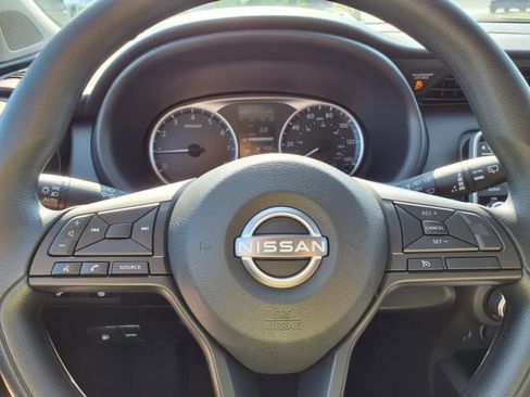 Certified 2025 Nissan Kicks Play S image 19