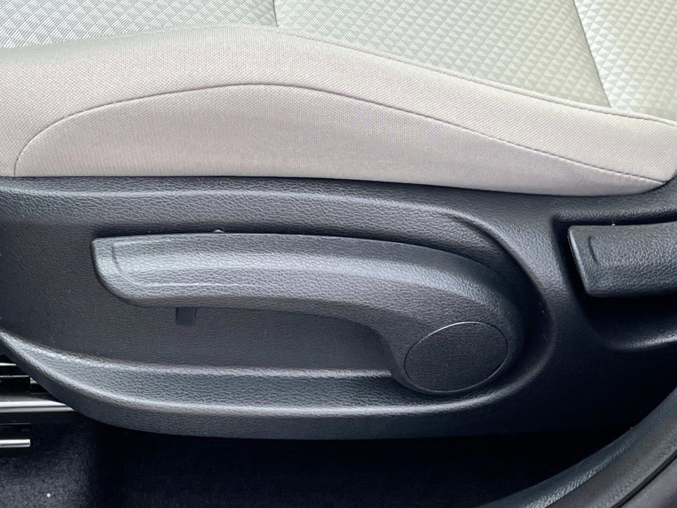 New 2025 Kia Soul LX w/ LX Technology Package FWD image 22